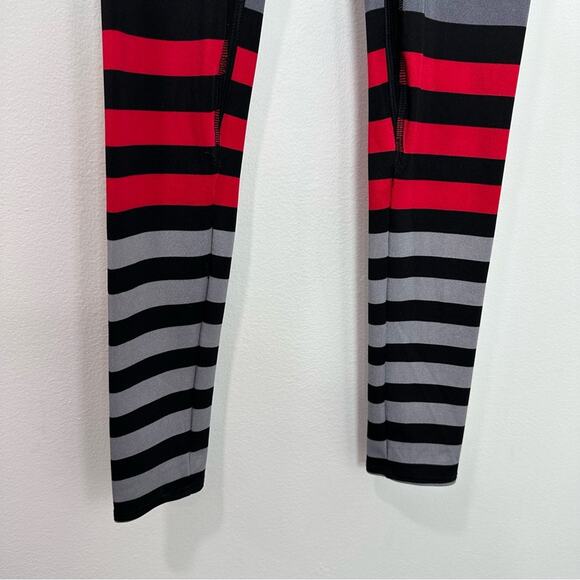 K-Deer Jennifer Stripe 7/8 Legging Red Black Gray Athletic Activewear Small - Picture 6 of 8